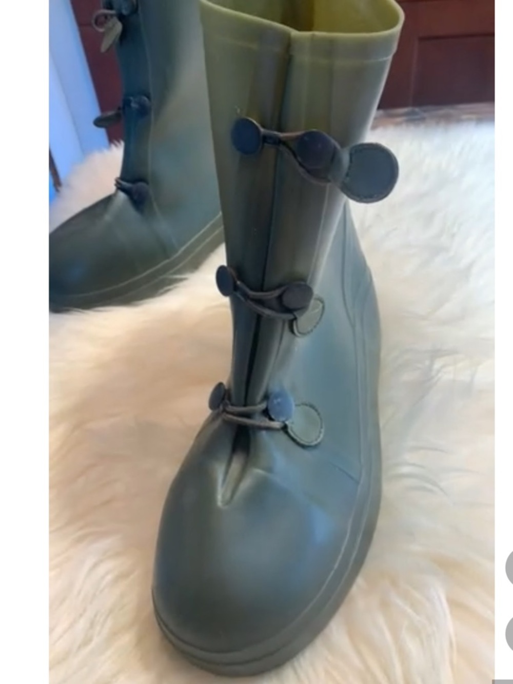 SALE!! Aigle army rubber galoshes men’s 9. great for gardening or mushy areas.